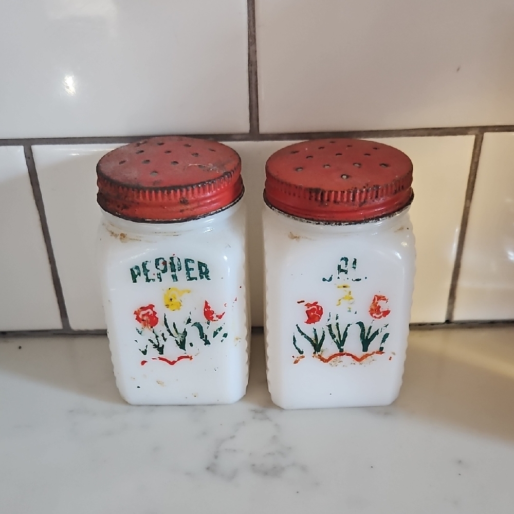 Vintage Floral Salt and Pepper Shakers